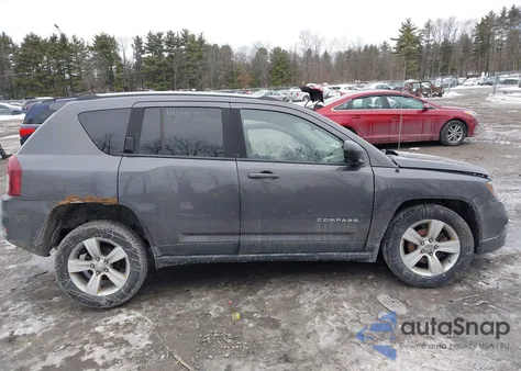 2016 Jeep Compass Sport z USA, uszkodzony, nr VIN 1C4NJDBB8GD778543